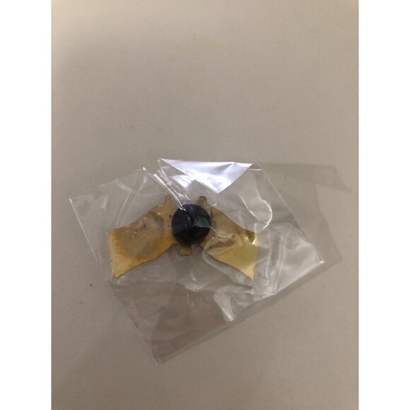 Vintage USA Double Flag Pin New Sealed - Picture 2 of 2